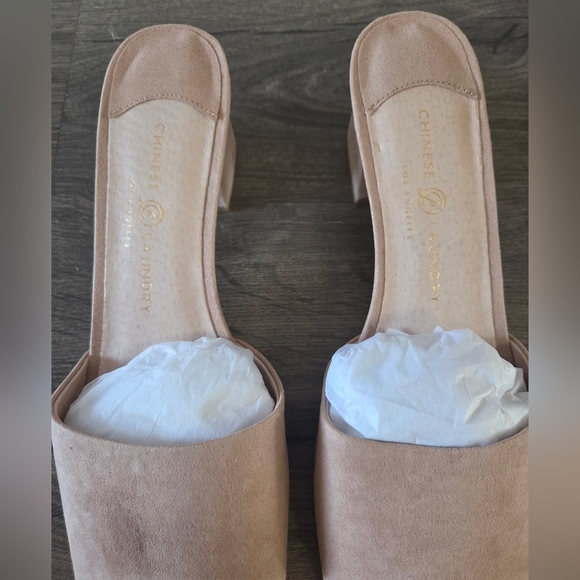 Chinese Laundry womens micro suede slide sandals size 10 NEW - Picture 2 of 7